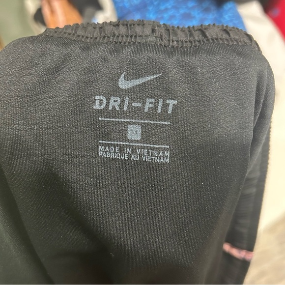 NIKE - Running Shorts - Picture 4 of 5